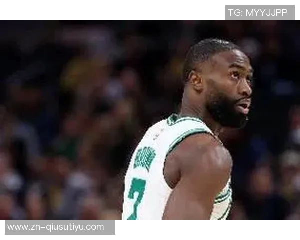 NBA官方宣布杰伦布朗因批评裁判被罚款35000美元引发热议